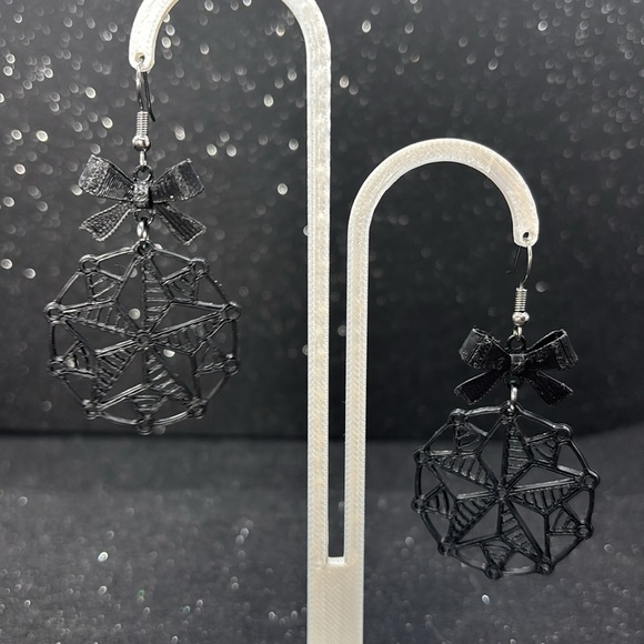 Minimal Orbit Earrings - Picture 3 of 3